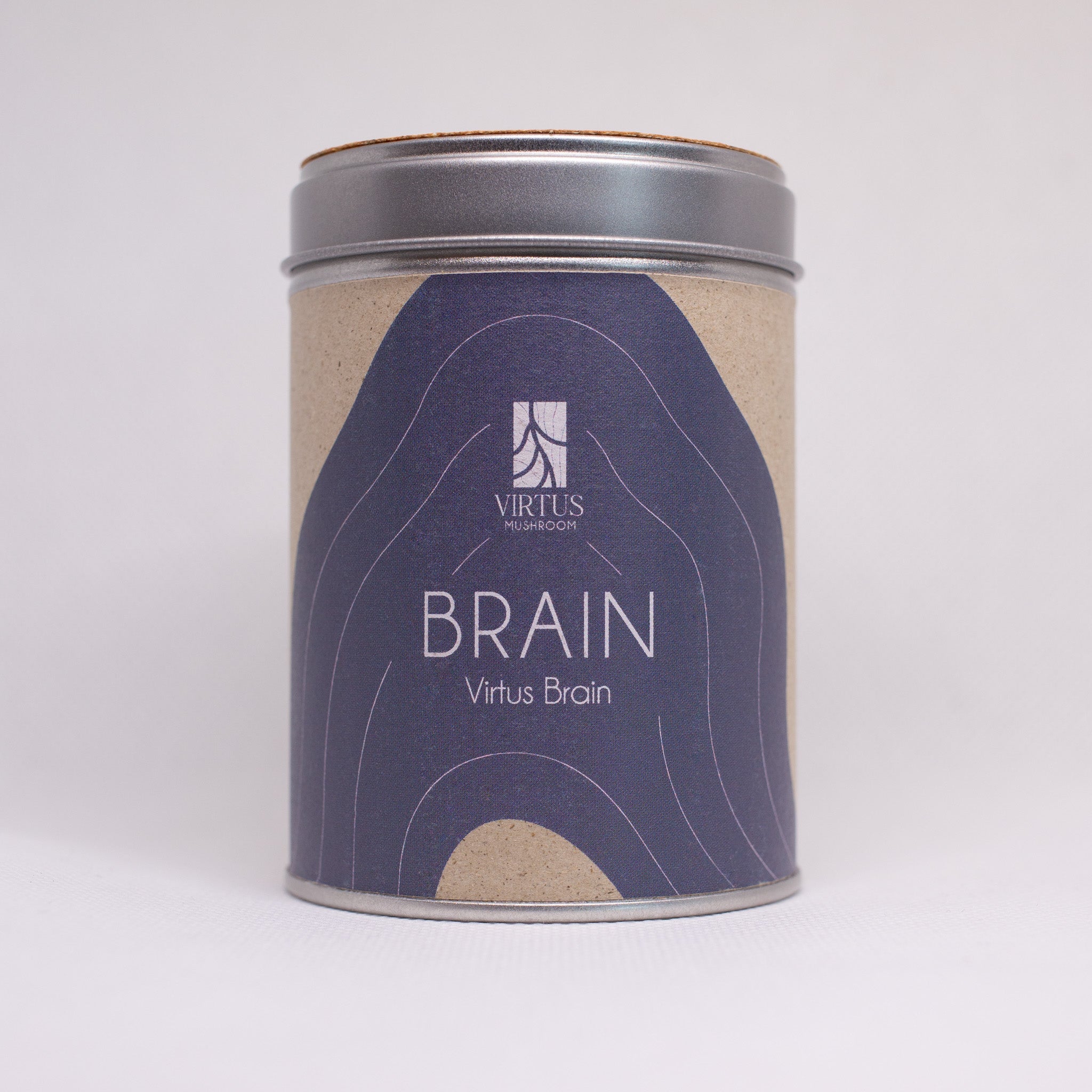 Virtus Brain biologico in polvere, barattolo in latta su fondo bianco - Virtus Mushroom