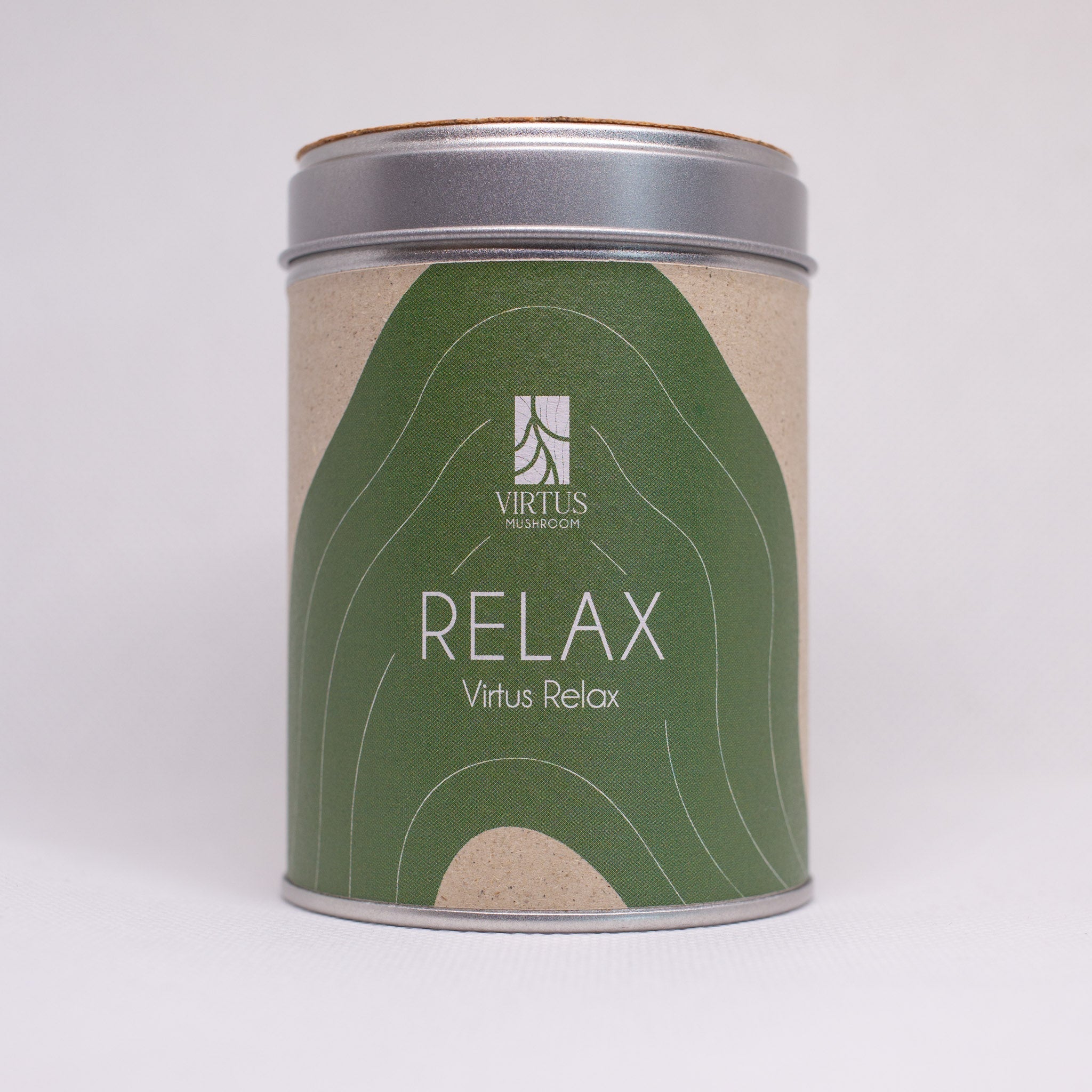 Virtus Relax biologico in polvere, barattolo in latta su fondo bianco - Virtus Mushroom